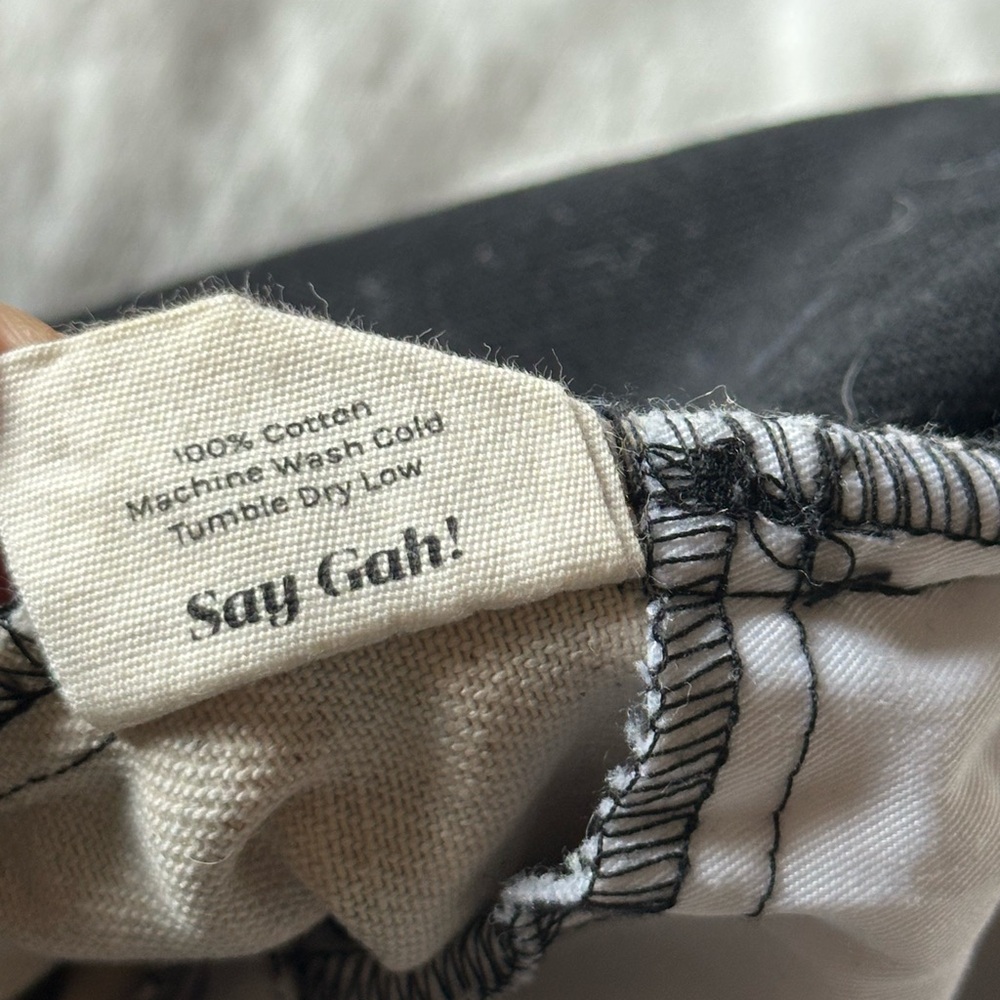 Lisa Says Gah Black and White Floral Grid Pants - Picture 5 of 5